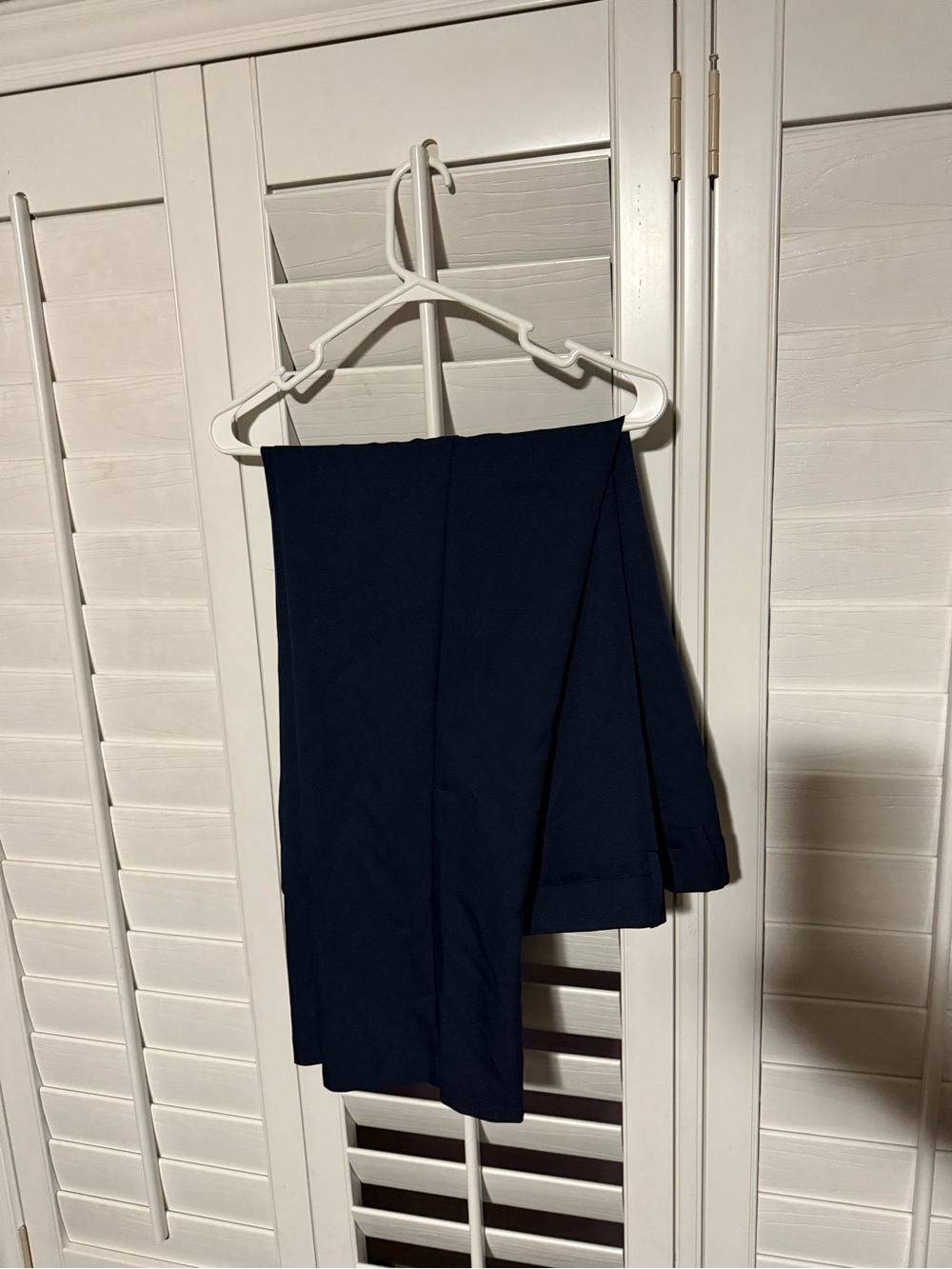 Haggar dress slacks navy blue 40x32 in great condition